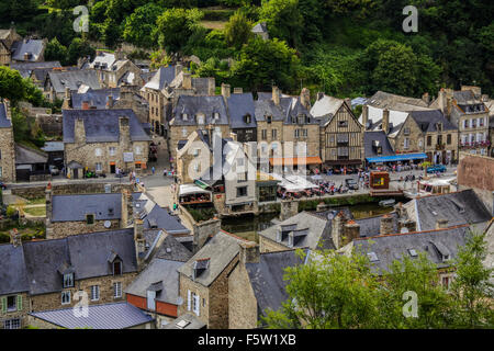 Port De Dinan sur la Rance, Dinan, Bretagne Nord Ouest France Phillip Roberts Banque D'Images