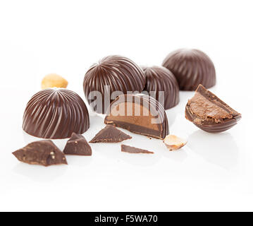 Confiserie chocolat close-up isolé sur un fond blanc. Banque D'Images