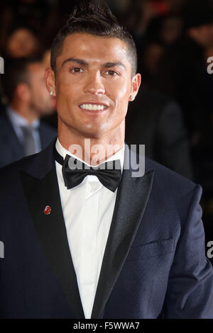 Londres, Royaume-Uni. 9 novembre, 2015. Cristiano Ronaldo assister à la première mondiale de 'Ronaldo' à vue West End, Leicester Square à Londres, au Royaume-Uni. Credit : Stills Press/Alamy Live News Banque D'Images