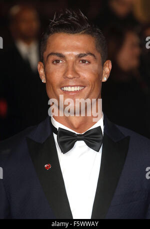 Londres, Royaume-Uni. 9 novembre, 2015. Cristiano Ronaldo assister à la première mondiale de 'Ronaldo' à vue West End, Leicester Square à Londres, au Royaume-Uni. Credit : Stills Press/Alamy Live News Banque D'Images