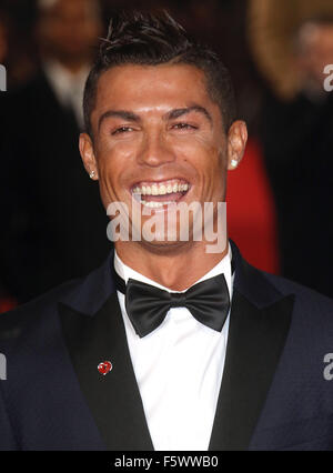 Londres, Royaume-Uni. 9 novembre, 2015. Cristiano Ronaldo assister à la première mondiale de 'Ronaldo' à vue West End, Leicester Square à Londres, au Royaume-Uni. Credit : Stills Press/Alamy Live News Banque D'Images