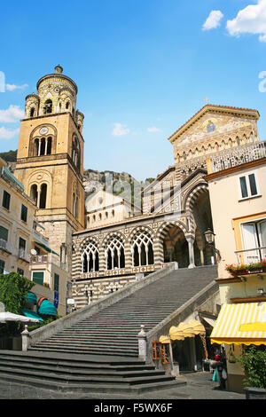 Cathédrale de Saint Andrew ou Duomo di San Andreas. Amalfi, Campanie, Italie Banque D'Images