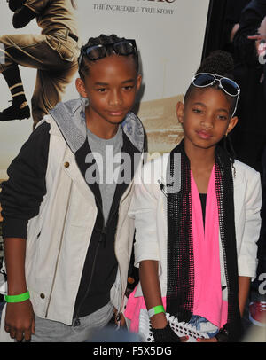 LOS ANGELES, CA - 5 avril 2010 : Jaden Smith et Willow Smith (les enfants de Will Smith et Jada Pinkett Smith) à la première de 'The perfect Game' du Grove, à Los Angeles. Banque D'Images