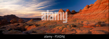 Scenic panoramique de Vermillion Cliffs at sunrise in Paria Canyon désert en Arizona USA Banque D'Images