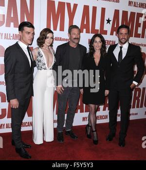 Los Angeles, CA, USA. Nov 9, 2015. Finn Wittrock, Sarah Bolger, Aaron Eckhart, Robin Tunney, Juston Street aux arrivées de MON TOUT Première américaine, The Grove, à Los Angeles, CA, 9 novembre 2015. Credit : Dee Cercone/Everett Collection/Alamy Live News Banque D'Images