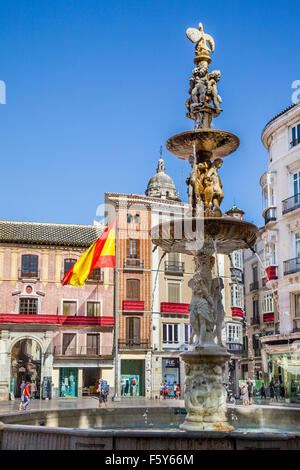 Fontaine de Gênes sur la Plaza de la Constitucion dans le centre historique de Malaga, Andalousie, Espagne Banque D'Images