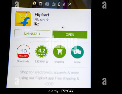 Mumbai, Maharashtra, Inde. Nov 8, 2015. 08 Nov 2015 - Mumbai - INDE.Les deux Flipkart & Amazon l'Inde, les deux plus grands vendeurs en ligne en Inde, ont réussi un téléchargement de plus de 10 millions d'utilisateurs. La plupart des commandes reçues par ces vendeurs en ligne est par les applications sur les téléphones intelligents.Flipkart a officiellement annoncé que leur chapiteau shopping festival annuel--le Big milliards jours vente--va être être app-seulement cette année. Contrairement à la dernière année où la vente a duré une seule journée, cette fois, il est prévu d'étendre entre 13 et 17 octobre 2015. Dans quelle sera la bigge Banque D'Images