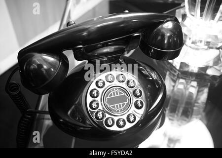 Téléphone rétro noir et blanc horizontal de l'image Banque D'Images