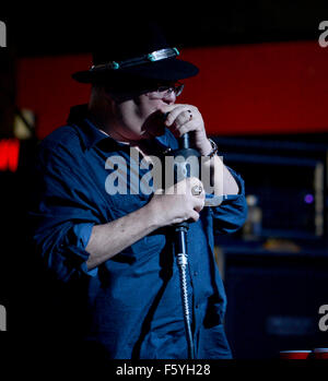 Blues Traveler en live sur scène à comprend : révolution où John Popper : Fort Lauderdale, Florida, United States Quand : 21 Oct 2015 Banque D'Images