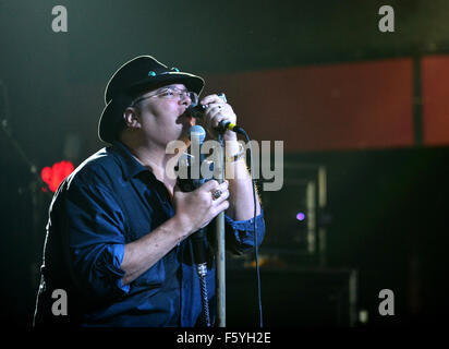 Blues Traveler en live sur scène à comprend : révolution où John Popper : Fort Lauderdale, Florida, United States Quand : 21 Oct 2015 Banque D'Images