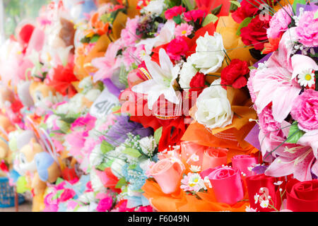 Fond de fleurs artificielles sélectionner focus Banque D'Images