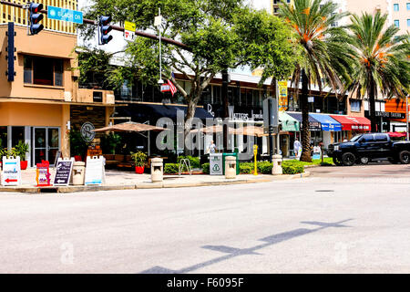 Les entreprises du secteur riverain du centre-ville de Saint-Pétersbourg en Floride Banque D'Images