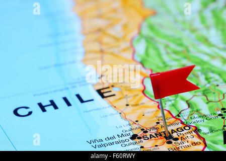 Santiago épinglée sur une carte du Chili Banque D'Images