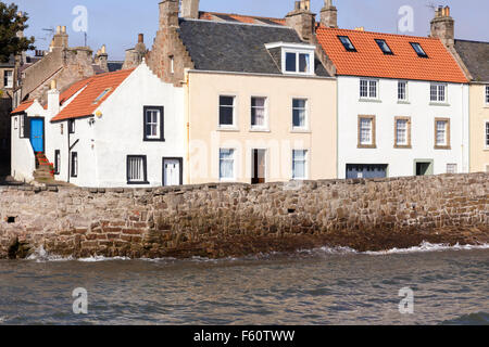 Bâtiments traditionnels dans le petit village de pêcheurs d'Anstruther dans l'East Neuk de Fife, Scotland UK Banque D'Images