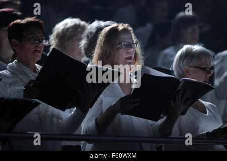 L'oratorio pop chrétienne 'Luther' a été réalisé pour la première fois sur scène le jour de la Réformation 31.Oct.2015 à l'Freiburg Messehalle à Dortmund/Allemagne. Sur scène, les chanteurs, 3 000 ont été Westfalenhalle aussi stars de la scène musicale et d'un grand orchestre symphonique. Livret auteur Michael Kunze et compositeur Dieter Falk dire à la lutte de l'église allemande réformateur Martin Luther (1483-1546) à la vérité biblique et de sa lutte contre les autorités et l'église. Banque D'Images