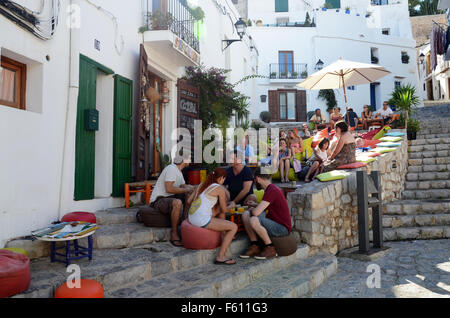 S'escalinata, pub local dans la vieille ville de Dalt Vila à Ibiza, Espagne Banque D'Images