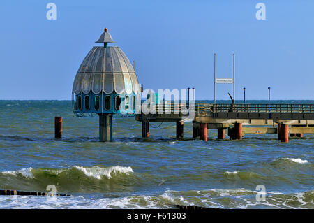 Plongée sous-marine, gondole, pairs Zingst Fischland-darss-Zingst, Mecklenburg-Vorpommern, Allemagne Banque D'Images