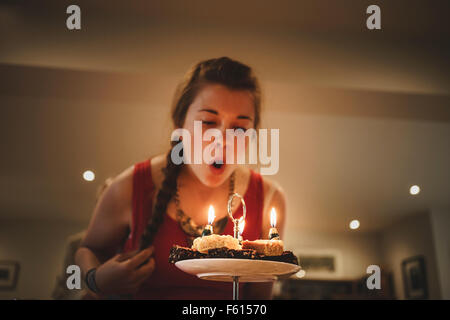 Célébration de l'anniversaire d'une adolescente Banque D'Images