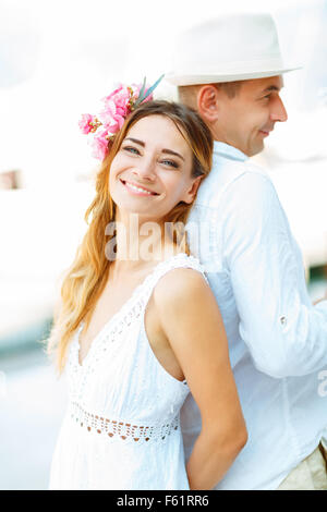 Le bonheur et la scène d'amour romantique des couples partenaires. Concept de mariage Banque D'Images