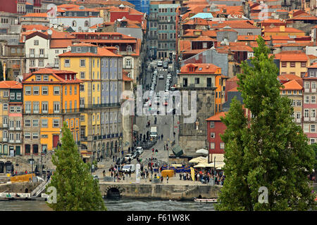 La Ribeira (Site du patrimoine mondial par l'UNESCO), la plus belle partie de Porto, au Portugal. Banque D'Images