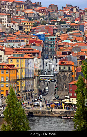 La Ribeira (Site du patrimoine mondial par l'UNESCO), la plus belle partie de Porto, au Portugal. Banque D'Images