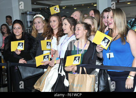 Les célébrités assister à l'événement de l'étudiant à l'intu Merry Hill Centre commercial avec : Atmosphère Où : Dudley, West Midlands, Royaume-Uni Quand : 29 Oct 2015 Banque D'Images