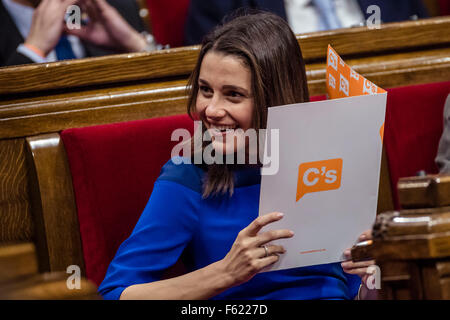 Barcelone, Espagne. 10 Nov, 2015. INES ARRIMADAS, président du groupe parlementaire de l'Citizens-Party, pendant le débat d'investiture au parlement catalan à la suite des élections régionales le 27 septembre : Crédit matthi/Alamy Live News Banque D'Images