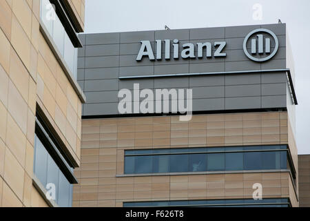 Un logo affiche à l'extérieur du siège de l'Allianz Life Insurance Company of North America à Minneapolis, Minnesota sur Octo Banque D'Images