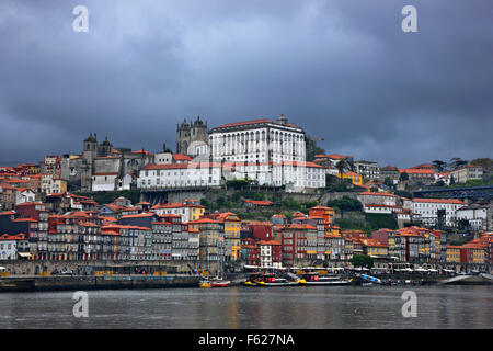 La Ribeira (Site du patrimoine mondial par l'UNESCO), la plus belle partie de Porto, au Portugal. Banque D'Images