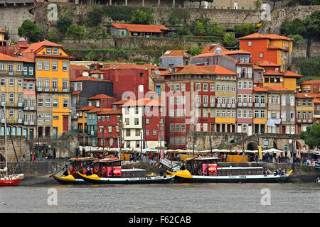 La Ribeira (Site du patrimoine mondial par l'UNESCO), la plus belle partie de Porto, au Portugal. Banque D'Images