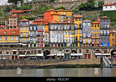 La Ribeira (Site du patrimoine mondial par l'UNESCO), la plus belle partie de Porto, au Portugal. Banque D'Images