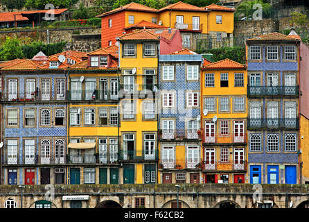 La Ribeira (Site du patrimoine mondial par l'UNESCO), la plus belle partie de Porto, au Portugal. Banque D'Images