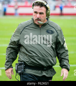 Santa Clara, CA. Nov 8, 2015. San Francisco 49ers l'entraîneur-chef Jim Tomsula au cours de la NFL football match entre les Falcons d'Atlanta et le San Francisco 49ers à Levi's Stadium à Santa Clara, CA. Les 49ers défait les Falcons 17-16. Damon Tarver/Cal Sport Media/Alamy Live News Banque D'Images