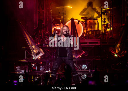 Milan, Italie. 10 nov, 2015. Motley Crue sur scène pour la dernière fois en Italie à mediolanum forum à Milan le 10 novembre 2015 Crédit : mairo cinquetti/Alamy live news Banque D'Images