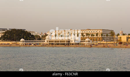 Ancien resort sur la plage de Caleta, Cadix, Andalousie, Espagne Banque D'Images