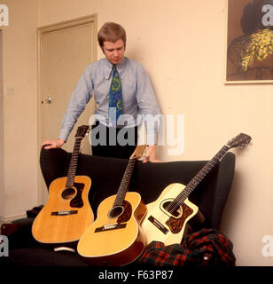 LONG John Baldry (1941-2005) English Le musicien de blues à son domicile de Londres en 1967 Banque D'Images