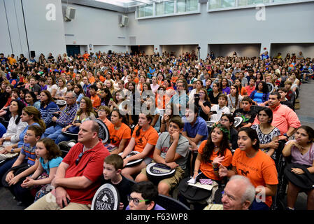 Rick Riordan parle à Miami Dade College à propos de son nouveau livre 'Magnus Chase et les dieux de l'Asgard, Livre 1 : l'épée de l'été' pour une pleine maison présenté par Books & Books en collaboration avec le Centre pour la littérature et l'écriture avec : Atmosphère lor Banque D'Images