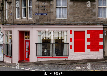 Reburbishing l'extérieur de la propriété de Morag coiffeur unisexe situé le long No.238 Hilltown à Dundee, Royaume-Uni Banque D'Images