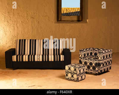 Les éléments d'un grand vide intérieur avec fenêtre ouverte Banque D'Images