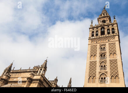 Espagne - le clocher de la Cathédrale de Séville,nommé Giralda Banque D'Images
