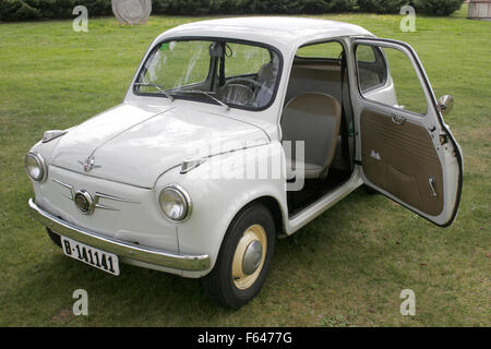 Seat 600, fabriqué en Espagne sous licence Fiat. Banque D'Images