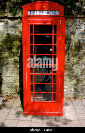 Cabine téléphonique rouge britannique classique à Oxford Banque D'Images