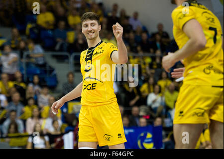 De Belchatow, en Pologne. 11 novembre 2015. Nicolas Marechal (C) de la PGE Skra Belchatow en photo pendant le jeu avec Asseco Resovia Rzeszow dans plus Liga (ligue de basket-ball polonaise). Banque D'Images