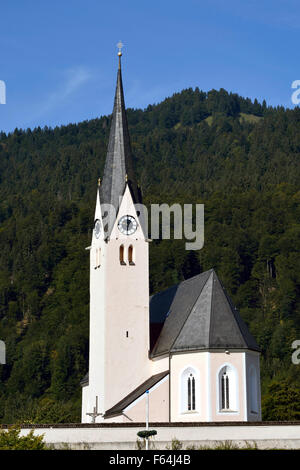 Paroisse catholique église Saint Leonhard de Kreuth à Tegernse en Haute-bavière - Allemagne. Banque D'Images