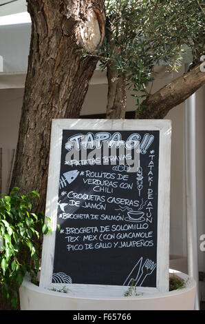 Restaurant menu dans Eivissa Ibiza Espagne Banque D'Images