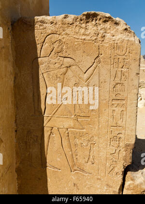 Inscrit jambage de porte près de Unas Temple Pyramide à la nécropole de Sakkarah aussi connu sous le nom de Saqqara Égypte Banque D'Images