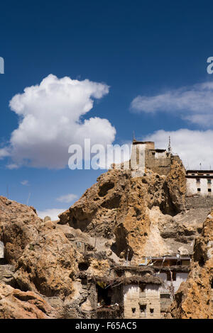 L'Inde, l'Himachal Pradesh, le Spiti valley, vestiges d'anciennes Dhankar monastère sur ridge Banque D'Images