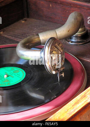 Close up d'un phonographe, l'Aiguille et bras un 78 tours Banque D'Images