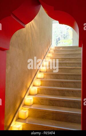 Riad El Fenn, Boutique Hotel appartenant à Vanessa Branson, les escaliers de la galerie d'art, Médina de Marrakech, Maroc Banque D'Images