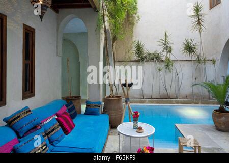 La piscine de l'Riad El Fenn, Boutique Hotel appartenant à Vanessa Branson dans la médina de Marrakech, Maroc Banque D'Images